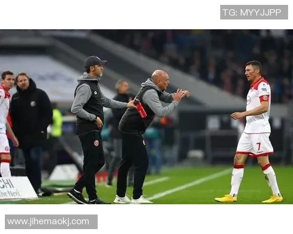 杜塞尔多夫与科隆的激烈对决揭示德甲新赛季的竞争格局 杜塞尔多夫与科隆的激烈对决揭示德甲新赛季的竞争格局